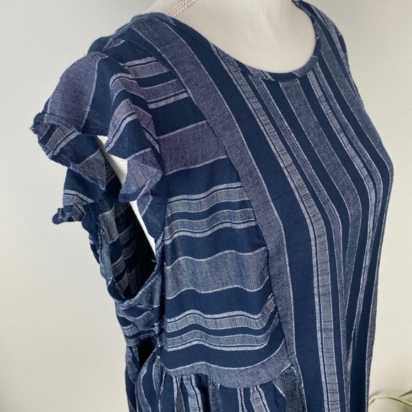 Fred David, Plus Size 2X Blouse Ruffle Sleeve Striped Navy Blue Gray EUC - Picture 6 of 9